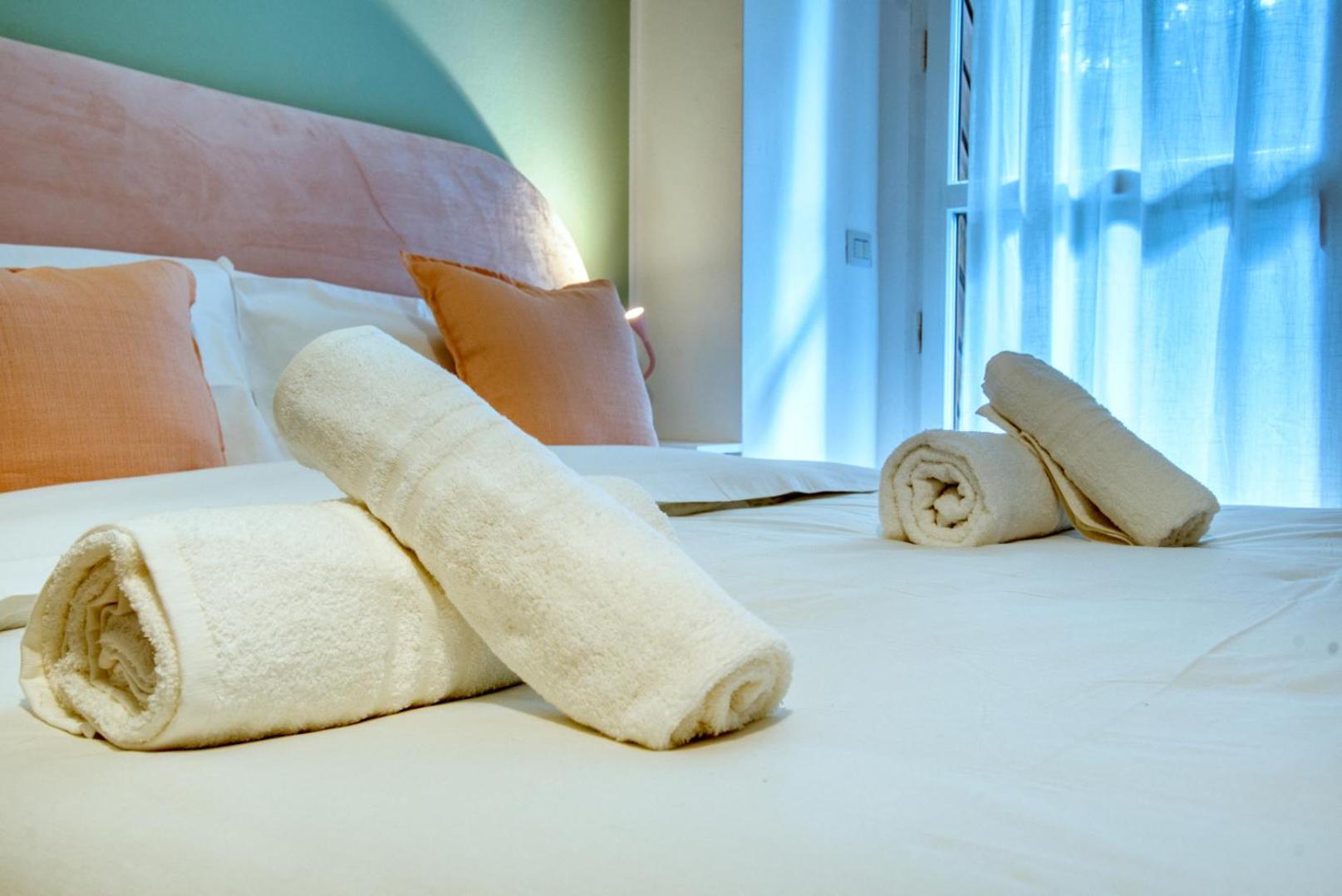 Italianflat - Elegant Suites With Balcony In Navigli Milan Bagian luar foto